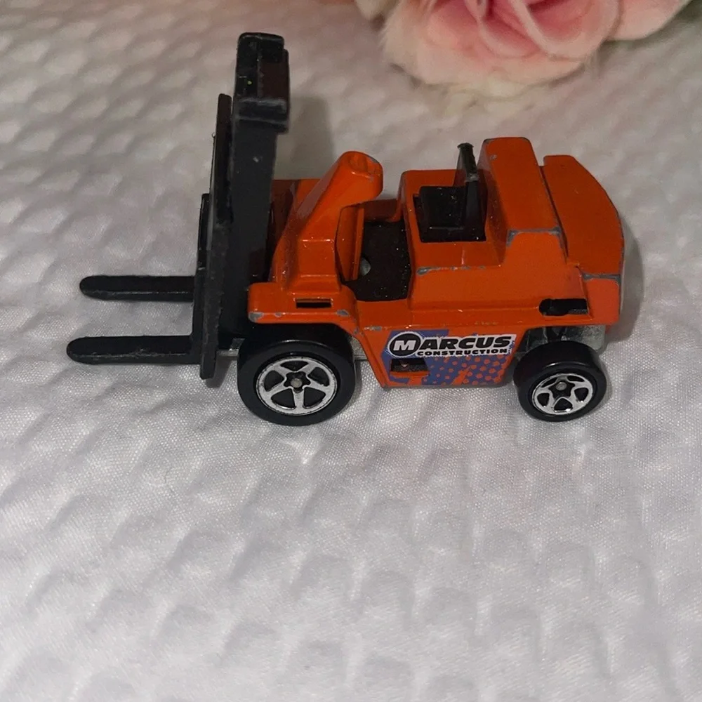 Hot Wheels Orange Forklift 1979 1:64 Scale Diecast Vehicle Mattel China